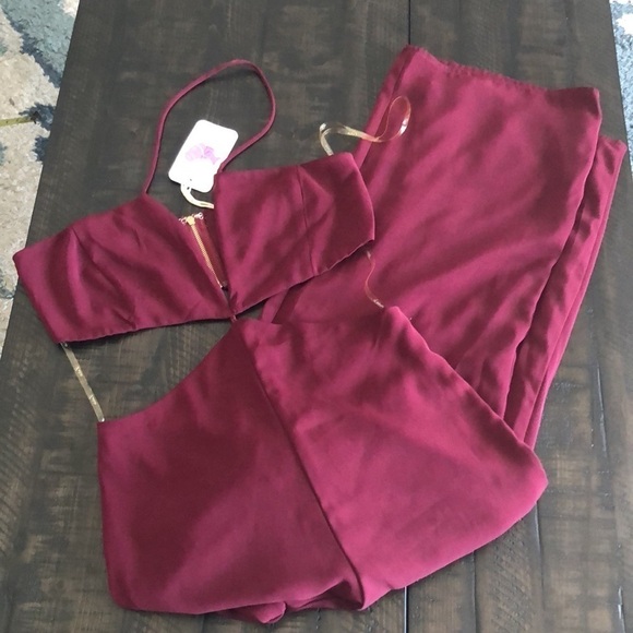 NEW L’Atiste by Amy Burgundy Wide Leg Jumpsuit Cutouts Halter Fully Lined Size S - Picture 13 of 16